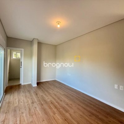 Casa de Condomínio com 197m², 4 quartos (sendo 4 suítes), 3 garagens, no bairro Campo Duna em Garopaba