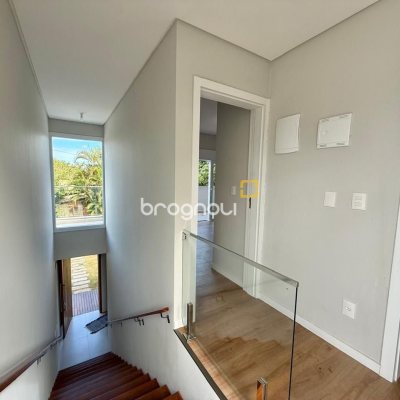 Casa de Condomínio com 197m², 4 quartos (sendo 4 suítes), 3 garagens, no bairro Campo Duna em Garopaba