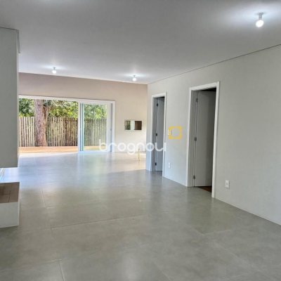 Casa de Condomínio com 197m², 4 quartos (sendo 4 suítes), 3 garagens, no bairro Campo Duna em Garopaba