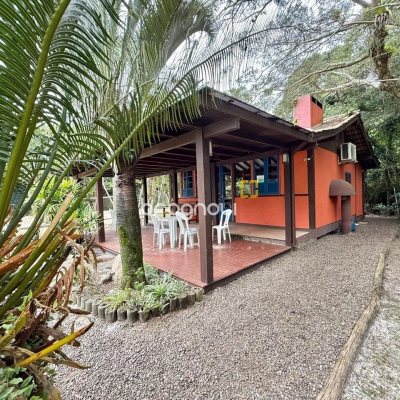 Casa de Condomínio com 197m², 4 quartos (sendo 4 suítes), 3 garagens, no bairro Campo Duna em Garopaba