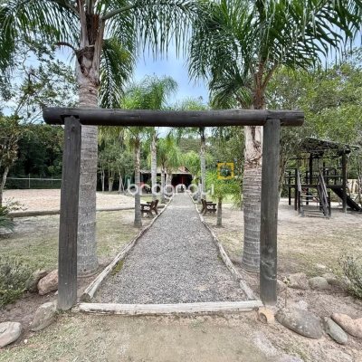 Casa de Condomínio com 197m², 4 quartos (sendo 4 suítes), 3 garagens, no bairro Campo Duna em Garopaba