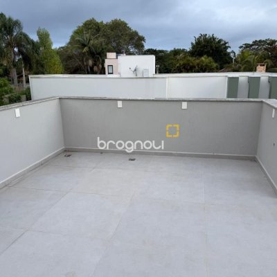 Casa de Condomínio com 197m², 4 quartos (sendo 4 suítes), 3 garagens, no bairro Campo Duna em Garopaba