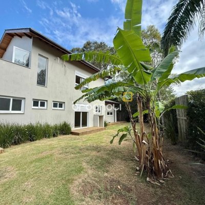 Casa de Condomínio com 197m², 4 quartos (sendo 4 suítes), 3 garagens, no bairro Campo Duna em Garopaba