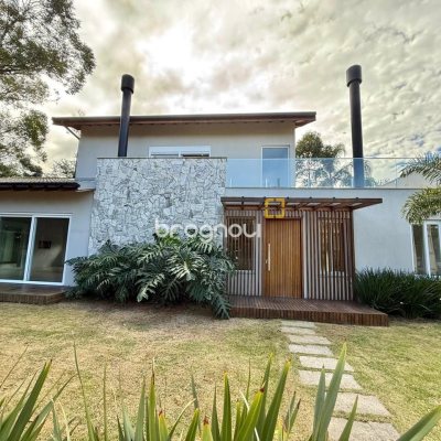 Casa de Condomínio com 197m², 4 quartos (sendo 4 suítes), 3 garagens, no bairro Campo Duna em Garopaba