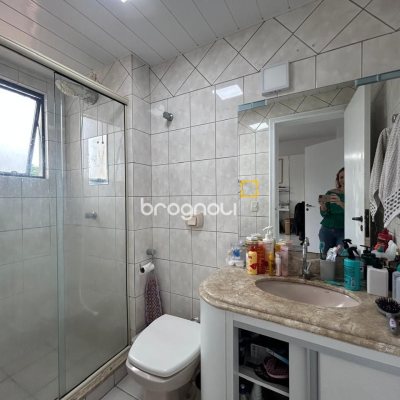Apartamento com 75m², 2 quartos (sendo 1 suíte), 1 garagem, no bairro Estreito em Florianópolis