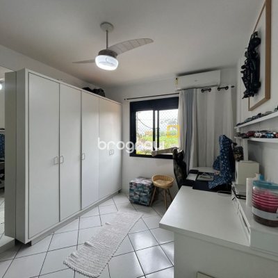 Apartamento com 75m², 2 quartos (sendo 1 suíte), 1 garagem, no bairro Estreito em Florianópolis