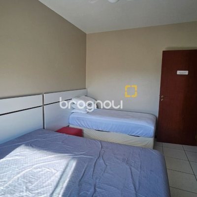 Casa com 288m², 6 quartos (sendo 2 suítes), 2 garagens, no bairro Praia Brava em Florianópolis