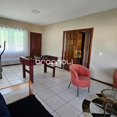 Casa com 288m², 6 quartos (sendo 2 suítes), 2 garagens, no bairro Praia Brava em Florianópolis