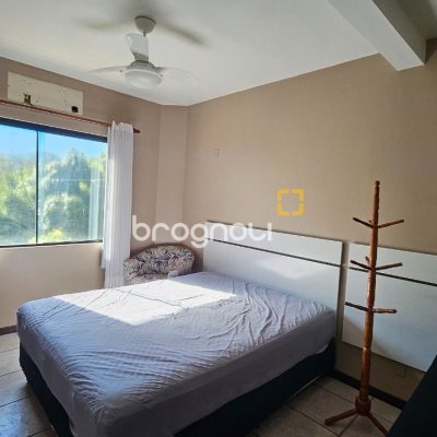 Casa com 288m², 6 quartos (sendo 2 suítes), 2 garagens, no bairro Praia Brava em Florianópolis