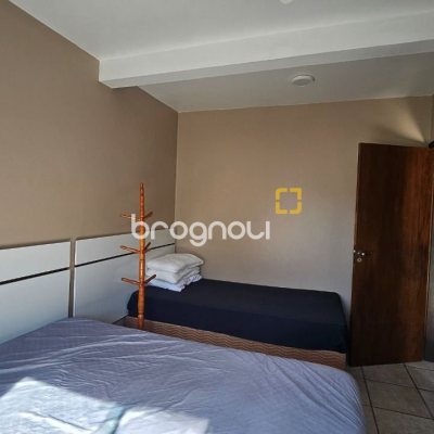 Casa com 288m², 6 quartos (sendo 2 suítes), 2 garagens, no bairro Praia Brava em Florianópolis