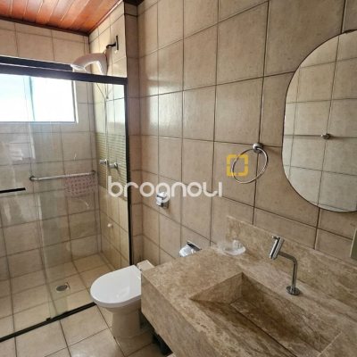 Casa com 288m², 6 quartos (sendo 2 suítes), 2 garagens, no bairro Praia Brava em Florianópolis