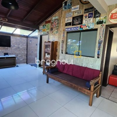 Casa com 288m², 6 quartos (sendo 2 suítes), 2 garagens, no bairro Praia Brava em Florianópolis