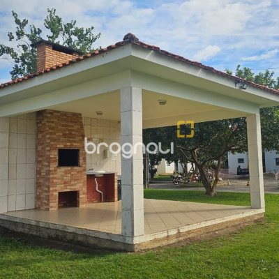 Apartamento com 49m², 2 quartos, 1 garagem, no bairro Canasvieiras em Florianópolis
