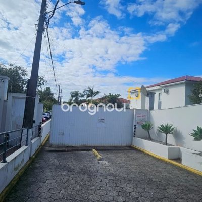 Apartamento com 49m², 2 quartos, 1 garagem, no bairro Canasvieiras em Florianópolis