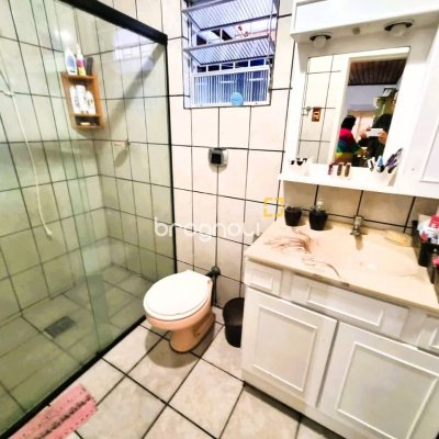 Casa com 180m², 4 quartos, 2 garagens, no bairro Bela Vista em São José