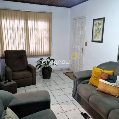 Casa com 180m², 4 quartos, 2 garagens, no bairro Bela Vista em São José