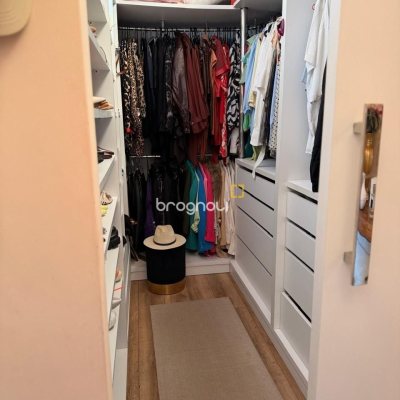 Casa com 309m², 4 quartos (sendo 1 suíte), 3 garagens, no bairro Sambaqui em Florianópolis