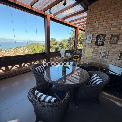 Casa com 309m², 4 quartos (sendo 1 suíte), 3 garagens, no bairro Sambaqui em Florianópolis