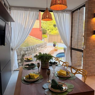 Casa com 309m², 4 quartos (sendo 1 suíte), 3 garagens, no bairro Sambaqui em Florianópolis