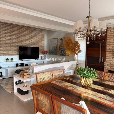 Casa com 309m², 4 quartos (sendo 1 suíte), 3 garagens, no bairro Sambaqui em Florianópolis
