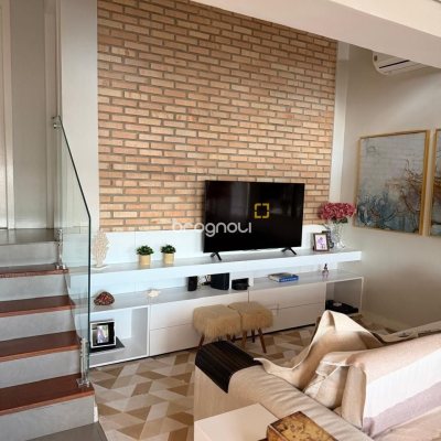 Casa com 309m², 4 quartos (sendo 1 suíte), 3 garagens, no bairro Sambaqui em Florianópolis
