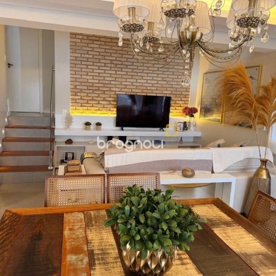 Casa com 309m², 4 quartos (sendo 1 suíte), 3 garagens, no bairro Sambaqui em Florianópolis