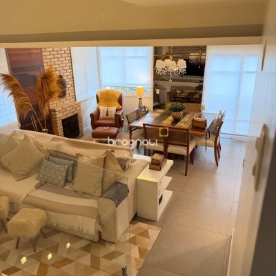 Casa com 309m², 4 quartos (sendo 1 suíte), 3 garagens, no bairro Sambaqui em Florianópolis