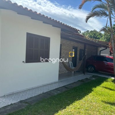 Casa com 120m², 4 quartos (sendo 2 suítes), 1 garagem, no bairro Ingleses em Florianópolis