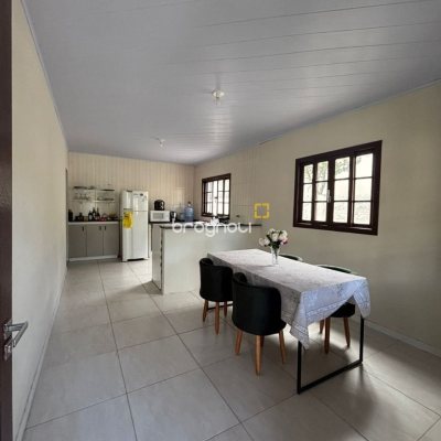 Casa com 120m², 4 quartos (sendo 2 suítes), 1 garagem, no bairro Ingleses em Florianópolis