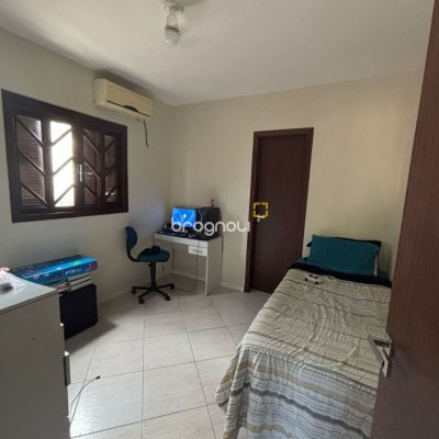 Casa com 120m², 4 quartos (sendo 2 suítes), 1 garagem, no bairro Ingleses em Florianópolis