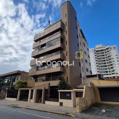 Cobertura com 327m², 5 quartos (sendo 2 suítes), 3 garagens, no bairro Trindade em Florianópolis