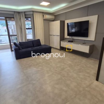 Cobertura com 327m², 5 quartos (sendo 2 suítes), 3 garagens, no bairro Trindade em Florianópolis