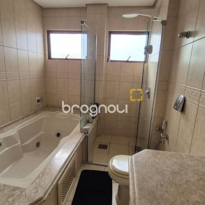 Cobertura com 327m², 5 quartos (sendo 2 suítes), 3 garagens, no bairro Trindade em Florianópolis