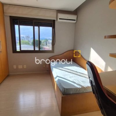Cobertura com 327m², 5 quartos (sendo 2 suítes), 3 garagens, no bairro Trindade em Florianópolis