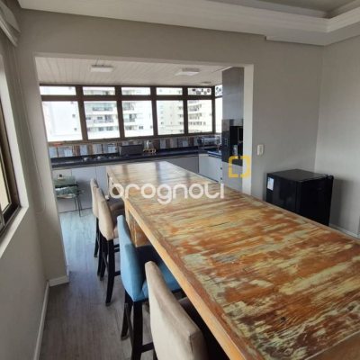 Cobertura com 327m², 5 quartos (sendo 2 suítes), 3 garagens, no bairro Trindade em Florianópolis