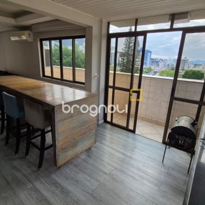 Cobertura com 327m², 5 quartos (sendo 2 suítes), 3 garagens, no bairro Trindade em Florianópolis