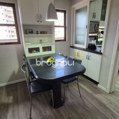Cobertura com 327m², 5 quartos (sendo 2 suítes), 3 garagens, no bairro Trindade em Florianópolis