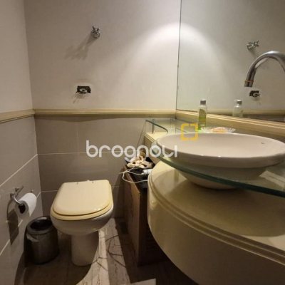 Cobertura com 327m², 5 quartos (sendo 2 suítes), 3 garagens, no bairro Trindade em Florianópolis