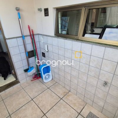 Cobertura com 327m², 5 quartos (sendo 2 suítes), 3 garagens, no bairro Trindade em Florianópolis
