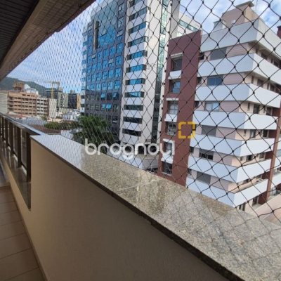 Cobertura com 327m², 5 quartos (sendo 2 suítes), 3 garagens, no bairro Trindade em Florianópolis