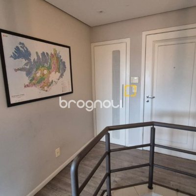 Cobertura com 327m², 5 quartos (sendo 2 suítes), 3 garagens, no bairro Trindade em Florianópolis