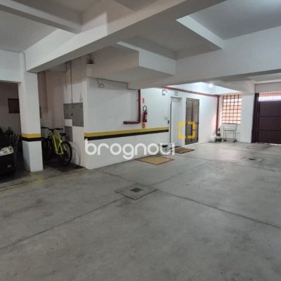 Cobertura com 327m², 5 quartos (sendo 2 suítes), 3 garagens, no bairro Trindade em Florianópolis