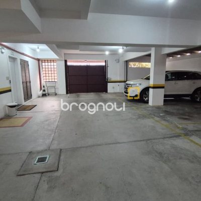 Cobertura com 327m², 5 quartos (sendo 2 suítes), 3 garagens, no bairro Trindade em Florianópolis
