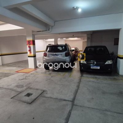 Cobertura com 327m², 5 quartos (sendo 2 suítes), 3 garagens, no bairro Trindade em Florianópolis