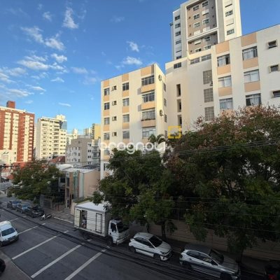 Apartamento com 106m², 3 quartos (sendo 1 suíte), 1 garagem, no bairro Centro em Florianópolis