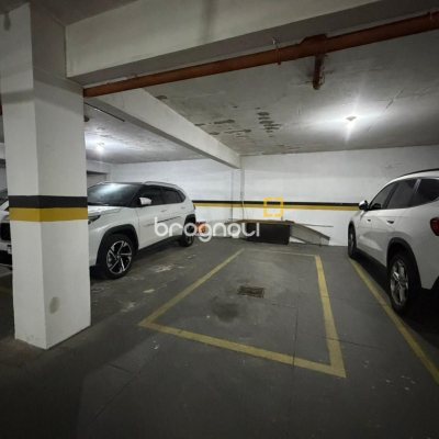 Apartamento com 106m², 3 quartos (sendo 1 suíte), 1 garagem, no bairro Centro em Florianópolis