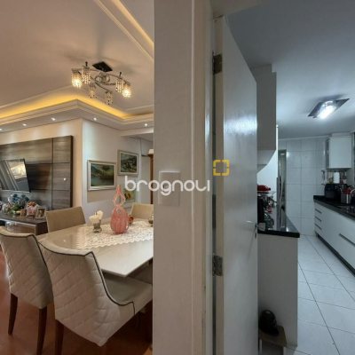 Apartamento com 106m², 3 quartos (sendo 1 suíte), 1 garagem, no bairro Centro em Florianópolis