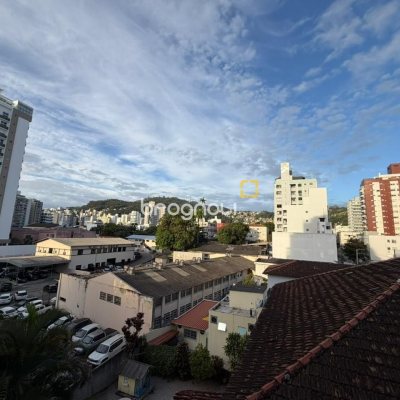 Apartamento com 106m², 3 quartos (sendo 1 suíte), 1 garagem, no bairro Centro em Florianópolis