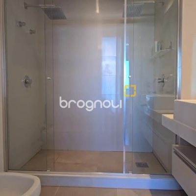 Apartamento com 147m², 2 quartos (sendo 2 suítes), 2 garagens, no bairro Jurerê Internacional em Florianópolis