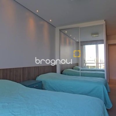Apartamento com 147m², 2 quartos (sendo 2 suítes), 2 garagens, no bairro Jurerê Internacional em Florianópolis